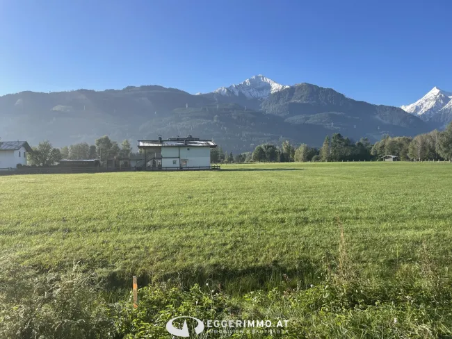 Atemberaubendes Grundstück mit traumhaften Blick auf das Kitzsteinhorn am Golfplatz zu verkaufen - Bild