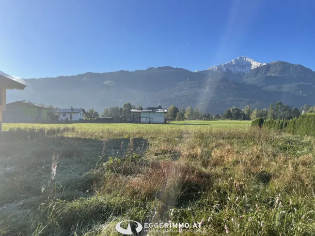Atemberaubendes Grundstück mit traumhaften Blick auf das Kitzsteinhorn am Golfplatz zu verkaufen - Bild