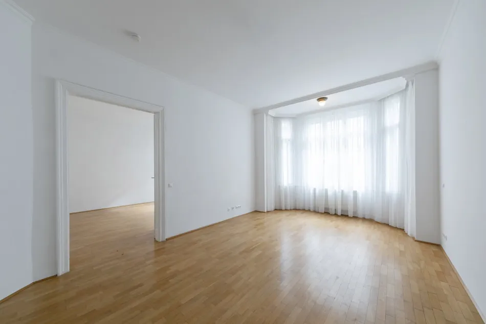 4-Zimmer-Familienwohnung im Fasanviertel: Schöner Altbau mit kleinem Balkon - Bild
