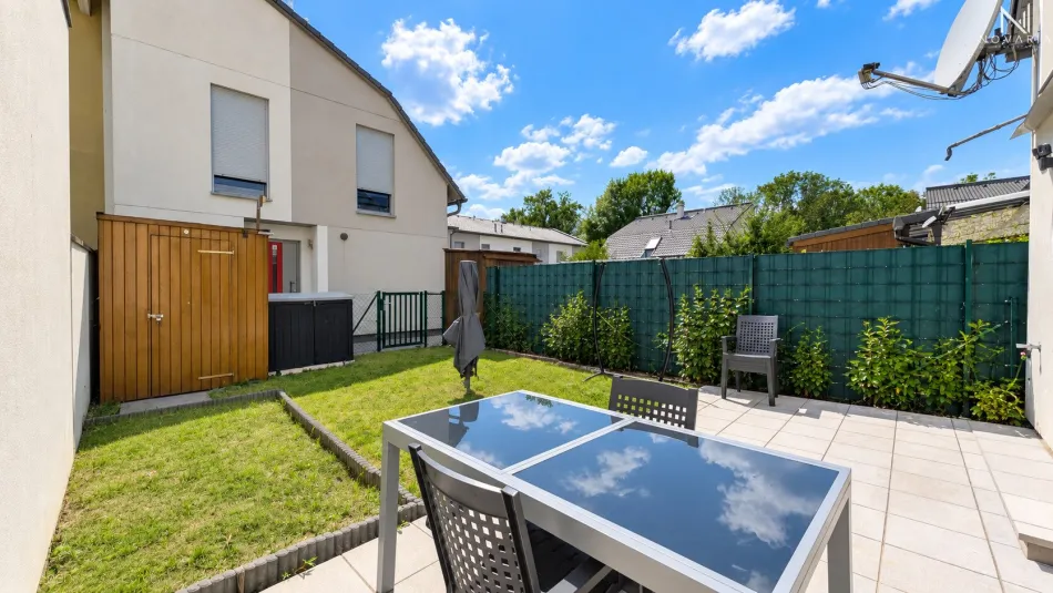 Gepflegte Doppelhaushälfte mit Garten und KFZ-Stellplatz - Titelbild