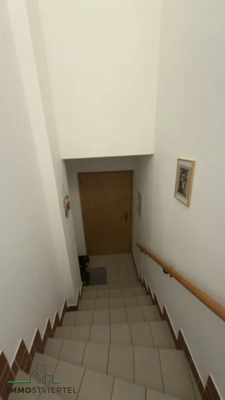 Wohnungstür-Eingang Aufgang zu Wohnung