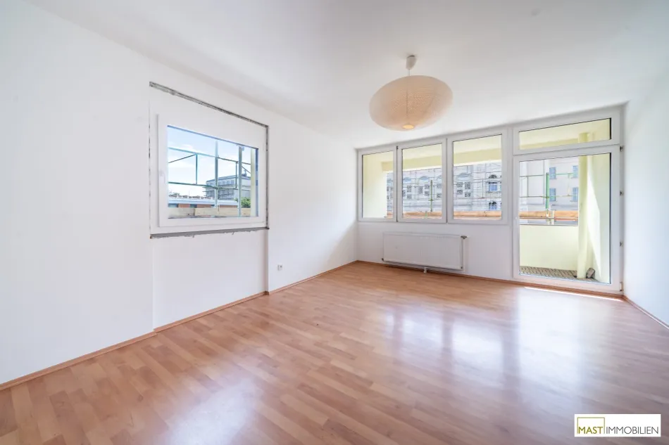 *viel Potential nach oben* 3-Zimmer Dachgeschosswohnung gegenüber HTL - Bild