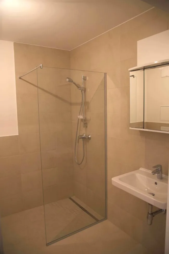 PROVISIONSFREIE 2-Zimmer-Wohnung mit herrlichem Balkon und Tiefgaragenparkplatz - Bild
