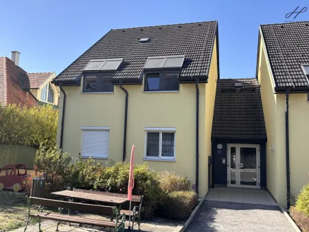 Hinteransicht, Eingang