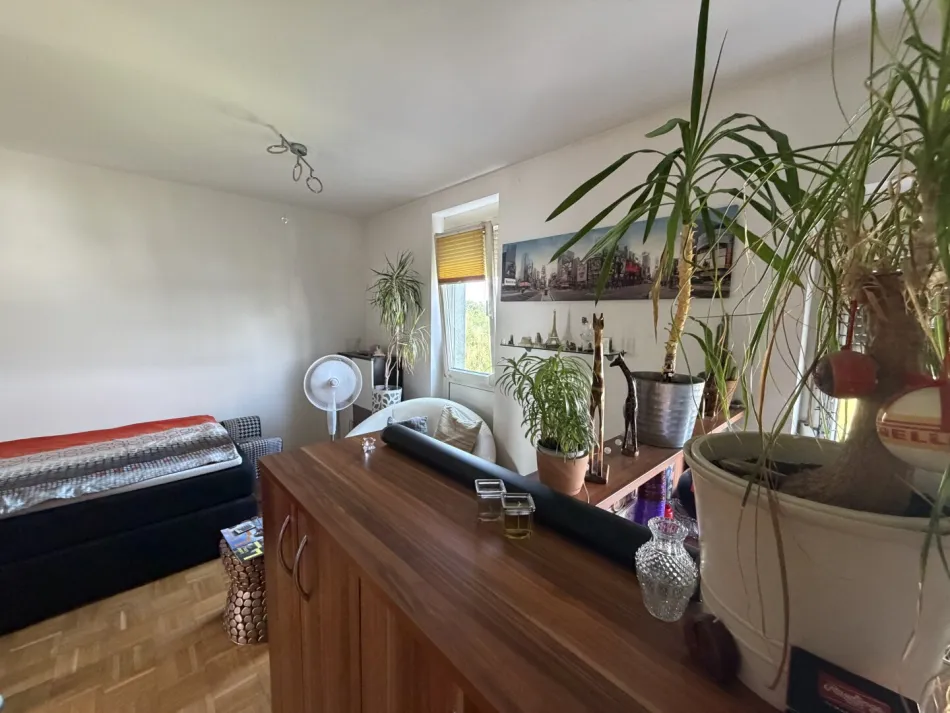 Moderne 1-Zimmer-Wohnung mit Tiefgaragenabstellplatz - Bild