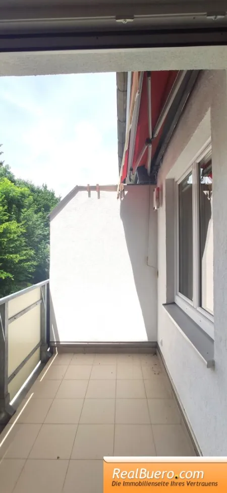 Wohnesszimmer mit Einbauküche