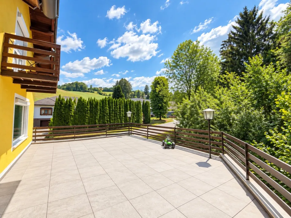 Erstbezug nach Sanierung – 3-geschossiges Wohnhaus mit Garten, Terrasse & 2-PKW-Garage - Bild