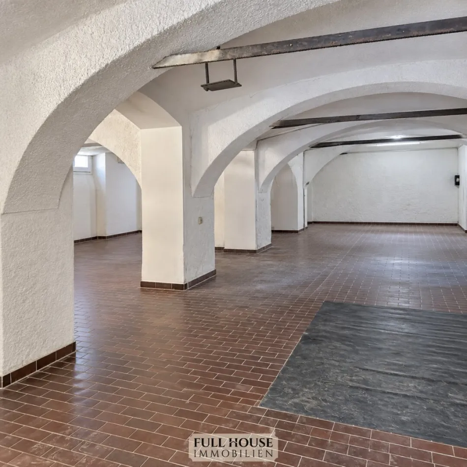 Vielseitige Lager-, Hallen- & Werkstattfläche mit ca. 305 m² und 2 Stellplätzen - Titelbild