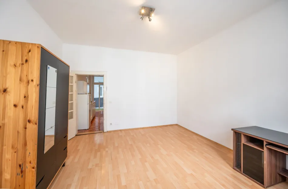 ++BESTLAGE++ Sanierungsbedürftige 2-Zimmer-Altbauwohnung mit Balkon beim Prater! - Bild