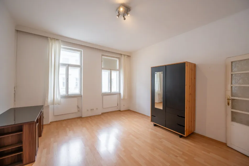 ++BESTLAGE++ Sanierungsbedürftige 2-Zimmer-Altbauwohnung mit Balkon beim Prater! - Bild