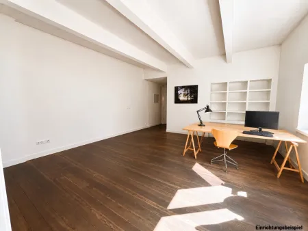 Büro mit Lärchenholzboden