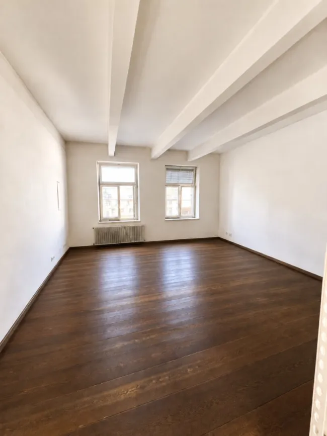 AB NOVEMBER: Elegantes ALTBAU-Büro mit LOFT-Charakter in BESTLAGE von INNSBRUCK zu mieten! - Bild