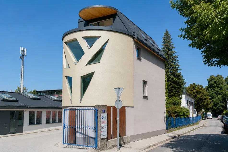 Architektur trifft Kunst – Außergewöhnliches Turmhaus in der Kunstmeile Schallmoos Arbeiten, Wohnen & Repräsentieren auf vier Ebenen - Bild