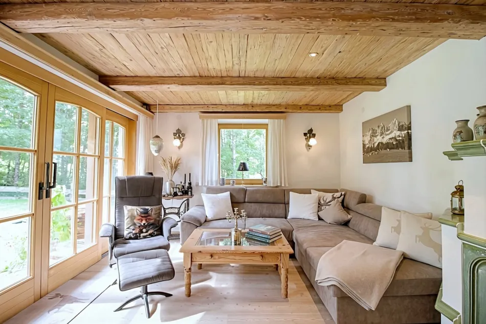 Einzigartiges Tiroler Landhaus im Chalet-Stil mit großzügiger Gartenoase - Bild