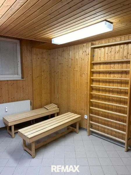 12 Sauna