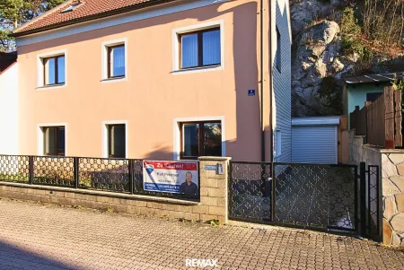 Straßenansicht 2