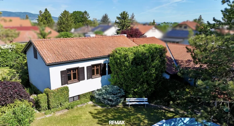 Charmanter Bungalow auf sonnigem Eckgrundstück - Titelbild