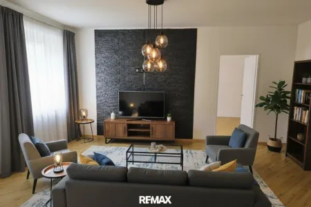 Wohnzimmer Teil-Ansicht, Tür zu Schlafz. 2, Einrichtung KI