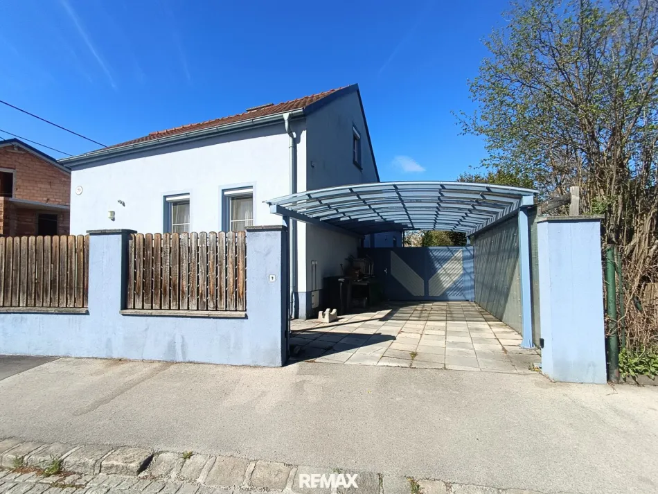 Einfamilienhaus in Baden: 4 Zimmer, Garten, Terrasse, Carport – zu kaufen! - Bild