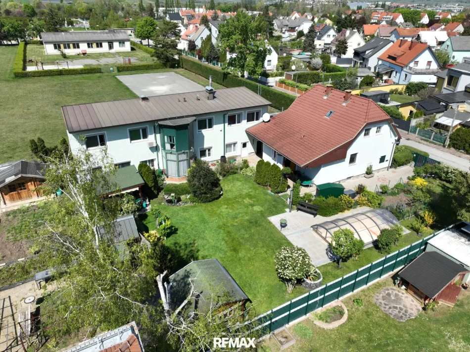 Top instandgehaltenes Haus auf großzügigem Grundstück - zweites Haus inklusive!!! - Bild