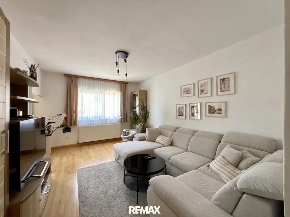 STILLVOLL SANIERT & SOFORT BEZUGSBEREIT– 3-Zimmer-Wohnung mit Balkon - Titelbild