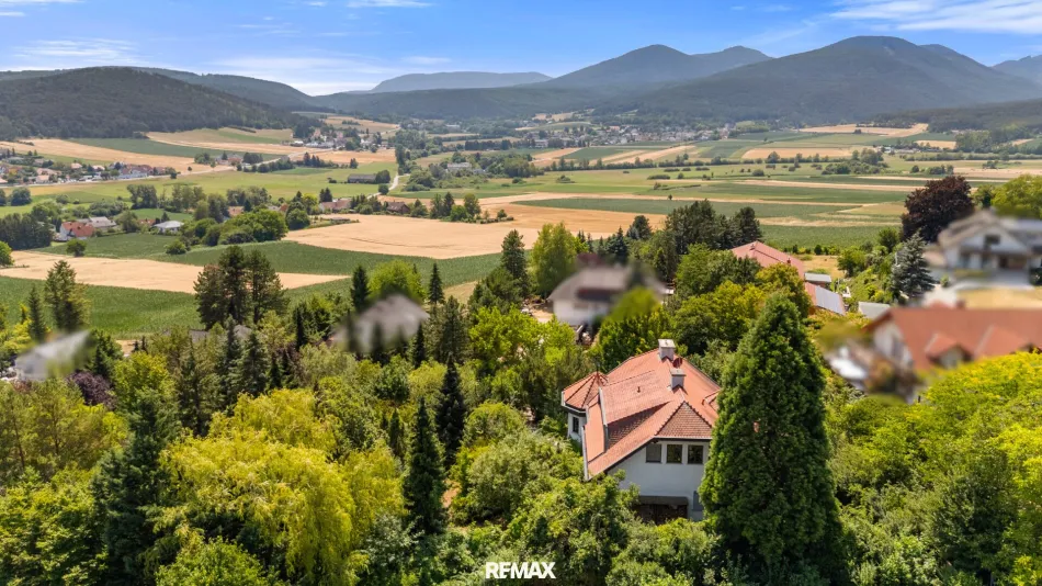 Großzügiges Landhaus in sonniger Aussichtslage | Wohnen mit Stil, Natur und Privatsphäre! - Bild