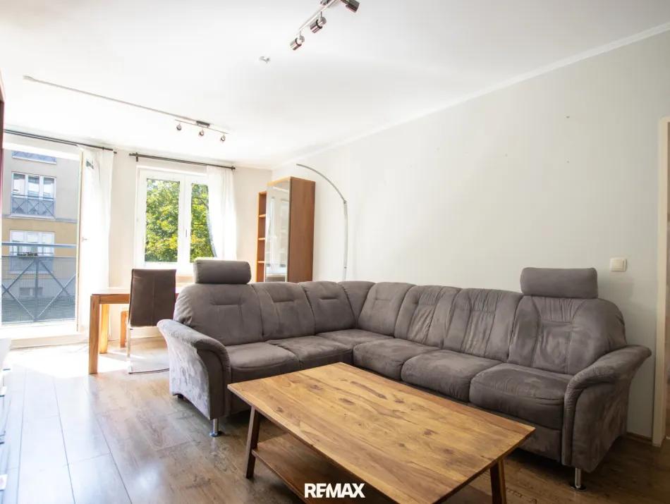 Hell. Ruhig. Zuhause. – 3-Zimmer-Wohnung mit Tiefgaragenplatz - Bild