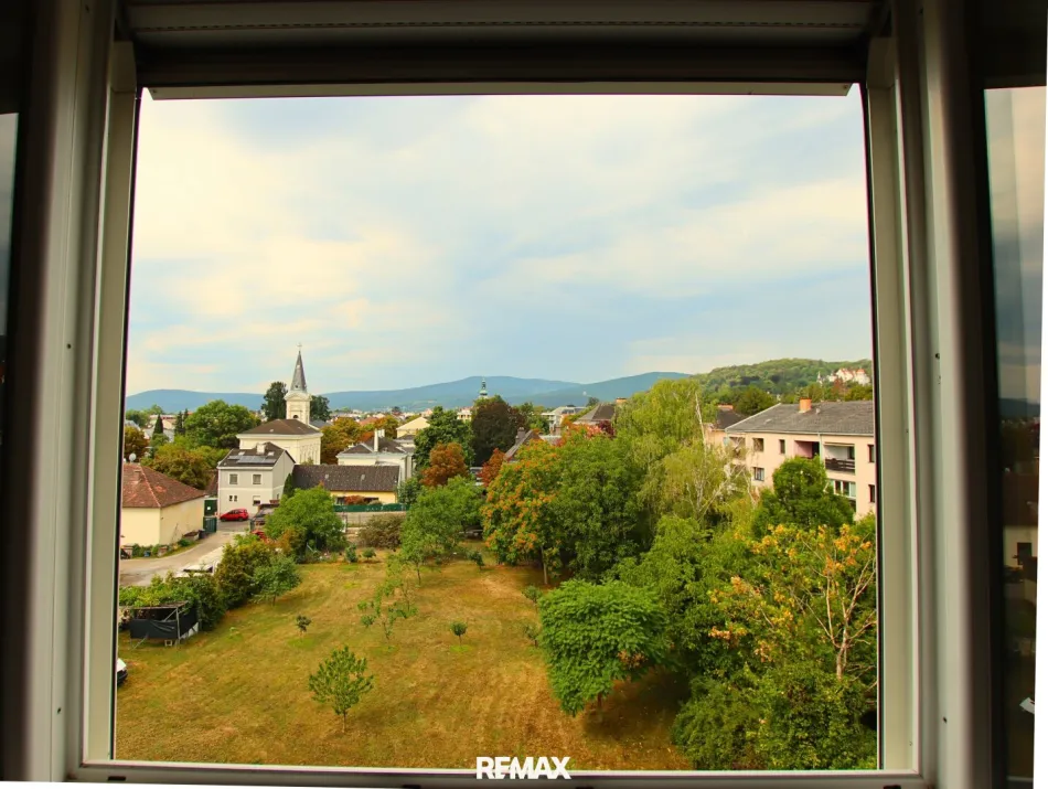 RUHE, WEITBLICK & LEBENSQUALITÄT – großzügige 2-Zimmer-Wohnung mit Loggia - Bild