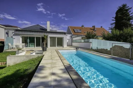 ++ EXKLUSIVE VILLA MIT POOL & TRAUMGARTEN – WOHNEN AUF HÖCHSTEM NIVEAU IN 1210 WIEN ++