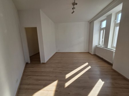 NEUWERTIGE 1,5 ZIMMER WOHNUNG-Quellenstrasse