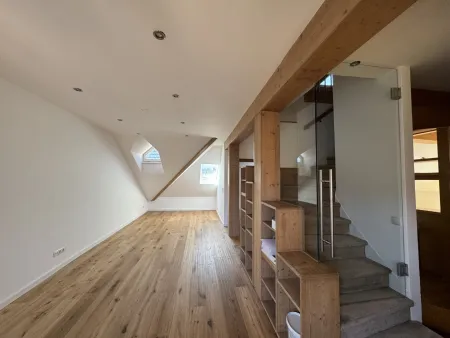 IBK-Wilten: Großzügige Dachgeschoss-Maisonette in begehrter Lage | Stilvoll Wohnen über den Dächern von Innsbruck