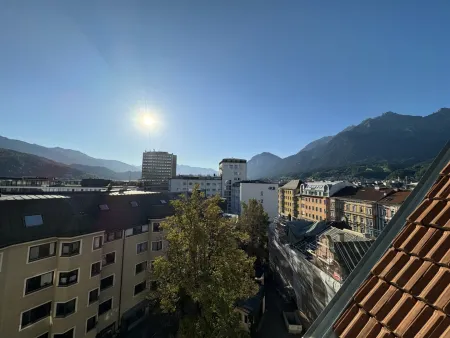 IBK-Wilten: Großzügige Dachgeschoss-Maisonette in begehrter Lage | Stilvoll Wohnen über den Dächern von Innsbruck
