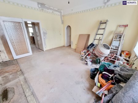 Wer nicht auf schlüsselfertig steht, ist hier richtig! 4-Zimmer Wohnung - Selbst Gestalten! Sanierungsbedürftige Altbauwohnung! U-Bahn ums Eck + Traumhaft renoviertes Altbauhaus + Optimalste Infrastruktur und Anbindung!