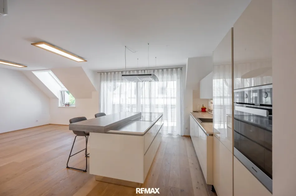 Exklusive 4-Zimmer-DG-Maisonette mit Balkon, Terrasse und Stellplatz, Klosterneuburg, obere Stadt! - Bild