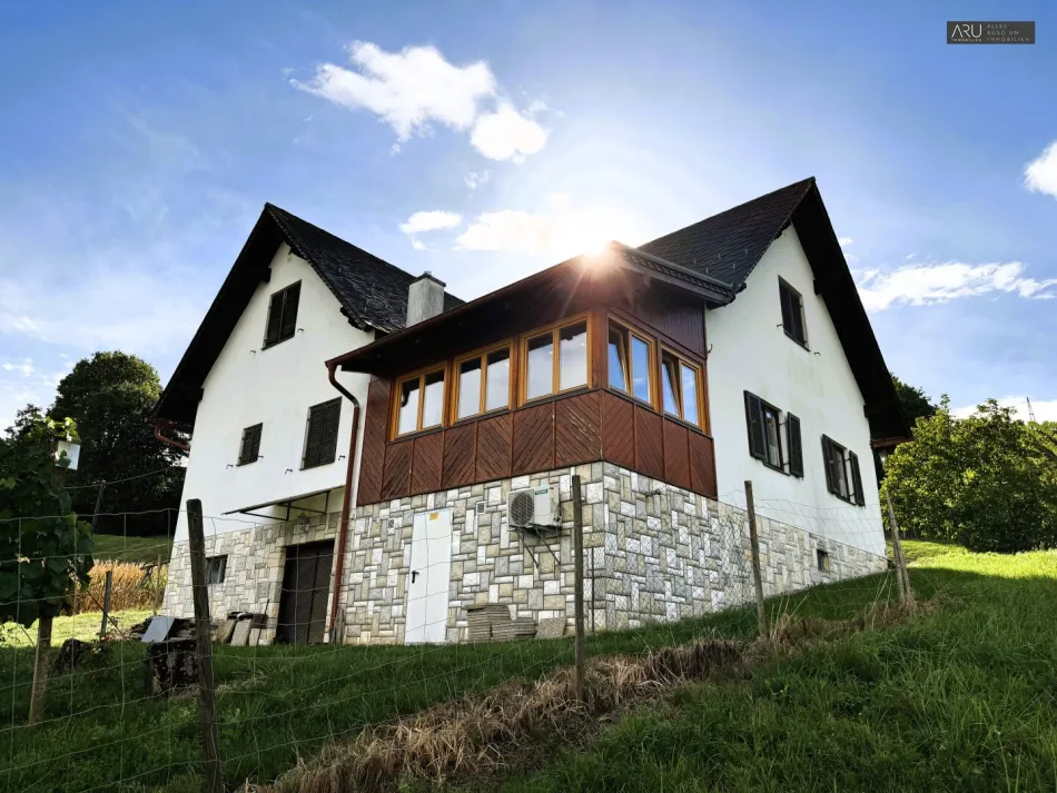 Idyllische Alleinlage nahe Fürstenfeld – ehemaliger Buschenschank mit 8.878 m² Grund - Titelbild