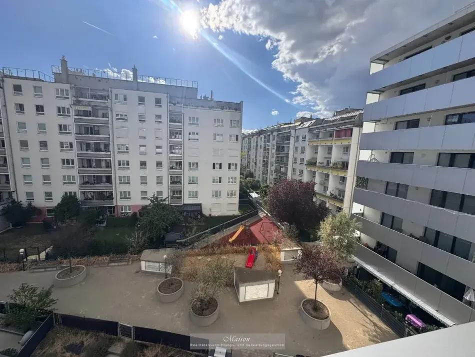 MODERNE KLIMATISIERTE 3-ZIMMER WOHNUNG MIT HOFSEITGER SÜDWESTLOGGIA - Bild