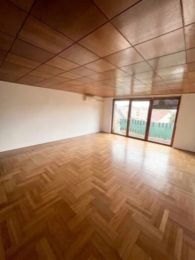 Attraktive helle, sehr geräumige 3-Zi-Wohnung in 8041 Graz, 90m², teilsaniert, Klimaanlage - sofort Termin vereinbaren! - Bild