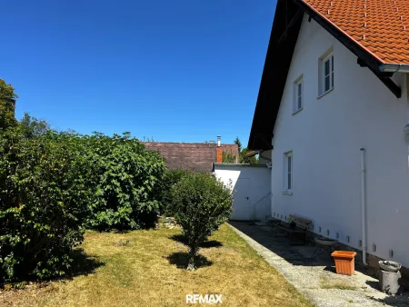 Weg zum Eingang