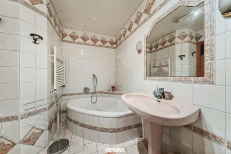 Wohnung 1-Badezimmer-1.OG