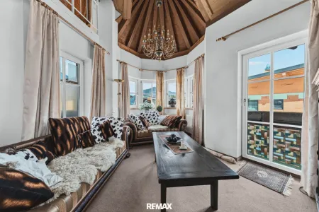 Wohnung 1-Wohnzimmer 1.OG