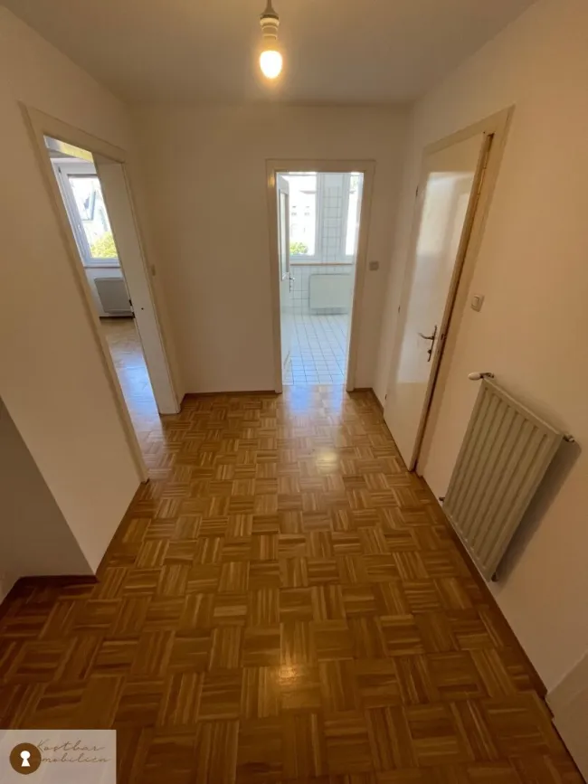 Bemerkenswert famose Einzimmerwohnung am Kaiser-Josef-Platz zur Miete. - Bild