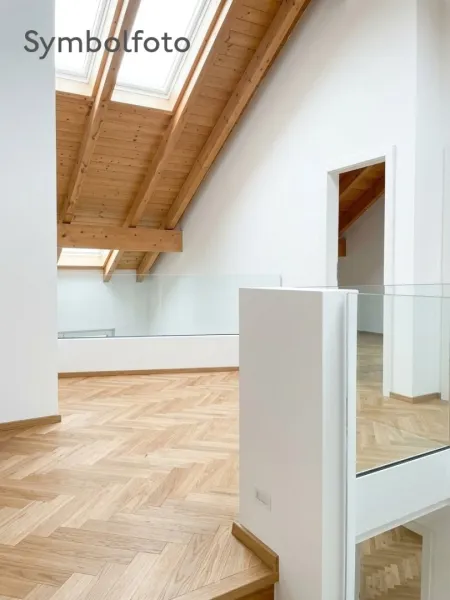 Stiegenaufgang / Galerie - Symbolfoto