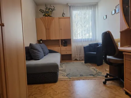Schlafzimmer 1