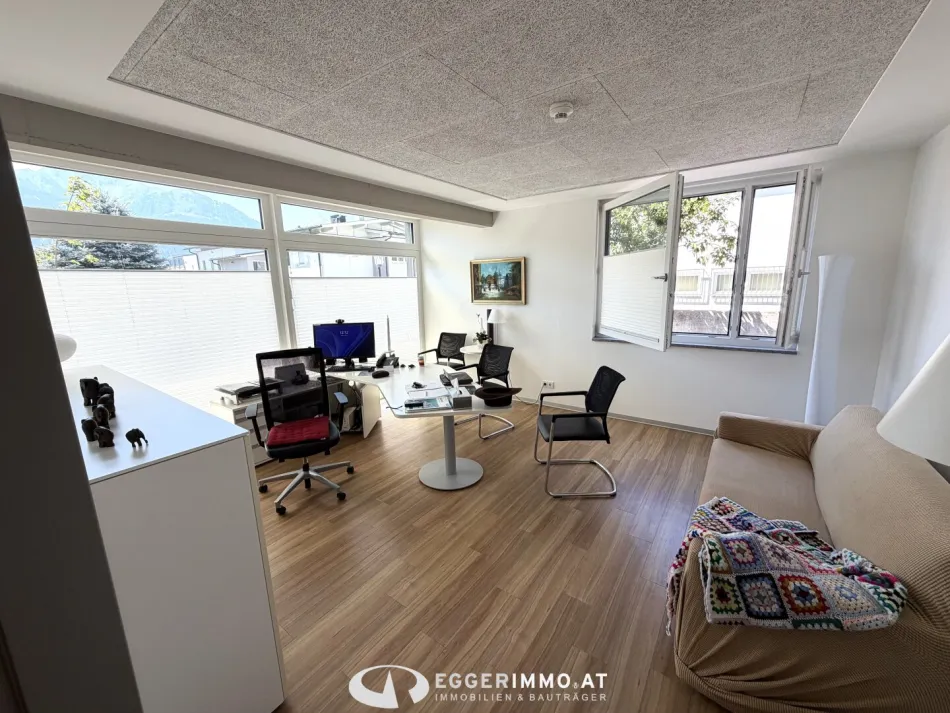5700 Zell am See: NEUWERTIGE ORDINATION / PRAXIS / BÜRO 85m² im Erdgeschoß mit 4 PARKPLÄTZEN - Titelbild
