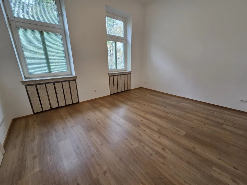 NÄHE GLORIETTE - 3 ZIMMER WOHNUNG- 2er WG geeignet - Titelbild