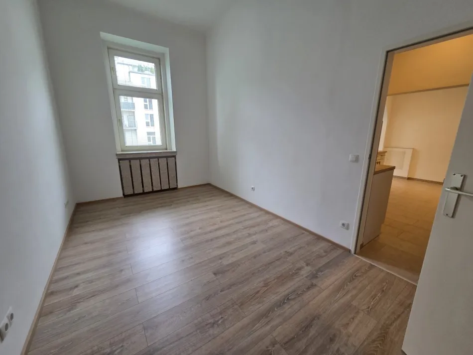 NÄHE GLORIETTE - 3 ZIMMER WOHNUNG- 2er WG geeignet - Bild