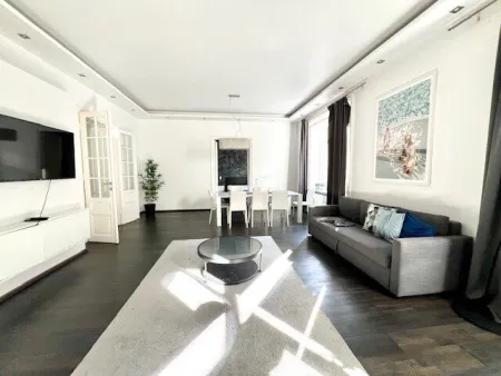 Stilvoll wohnen im 4. Bezirk – ca. 125 m² Altbau mit 47 m² Wohnsalon, Nähe Belvedere / Hauptbahnhof / U1! - Bild
