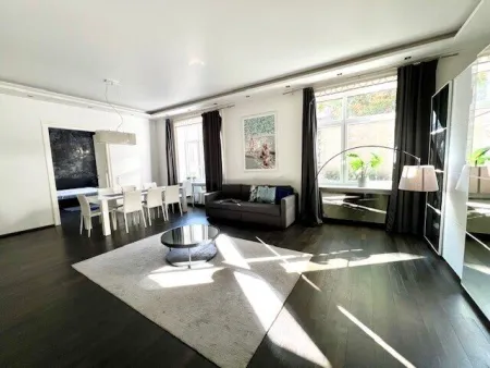 Stilvoll wohnen im 4. Bezirk – ca. 125 m² Altbau mit 47 m² Wohnsalon, Nähe Belvedere / Hauptbahnhof / U1! - Bild