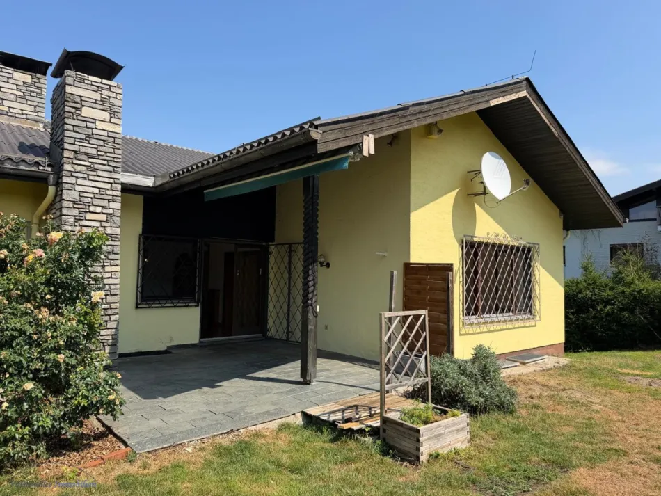KAUF: EUGENDORF - REITBERG: 150 m² Bungalow - voll unterkellert mit Doppelgarage - auf 1.422 m² Grundstück - Bild