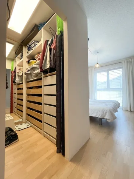 Begehbarer Kleiderschrank